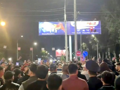 Погромы в Бишкеке: тысячи киргизов вышли ночью на улицы