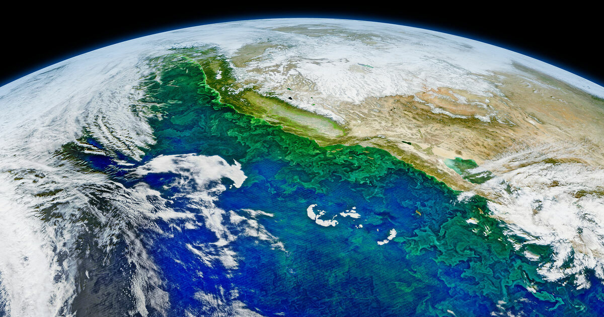 Climate k. Фотографии земли из космоса. Планета земля Россия. Россия из космоса. Атмосфера планеты земля.