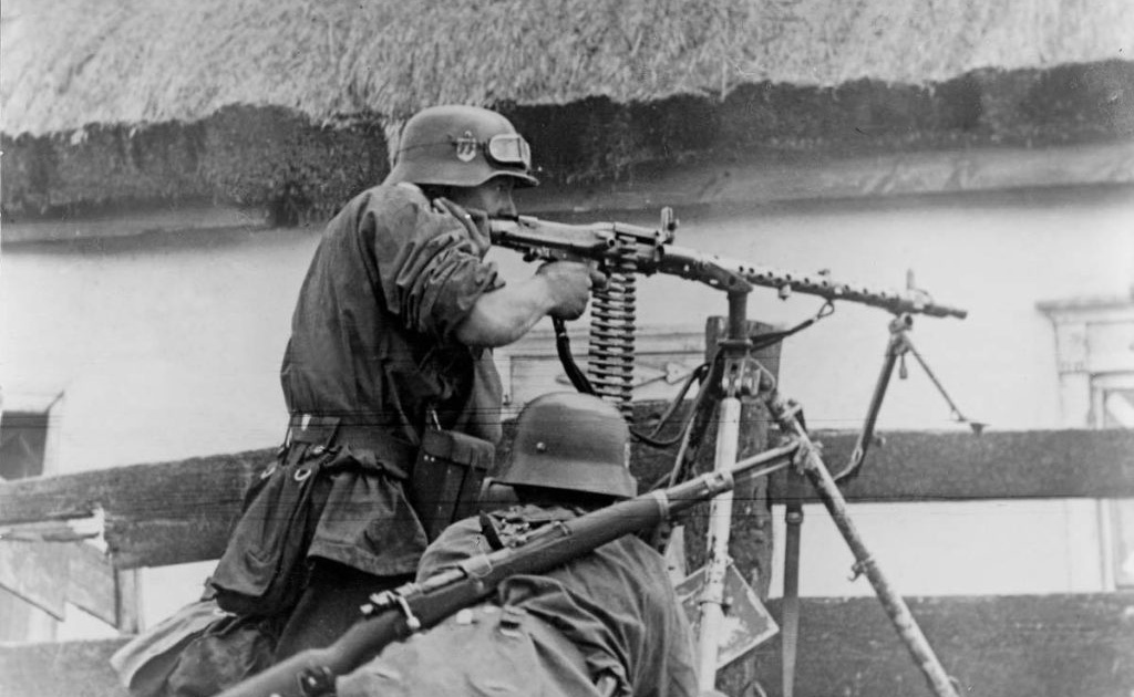 Какое оружие вермахта имело название элефант. Пулеметчики Ваффен СС. Ваффен СС на Восточном фронте. Немецкие пулемётчики второй мировой войны. Пулемет вермахта мг-34.