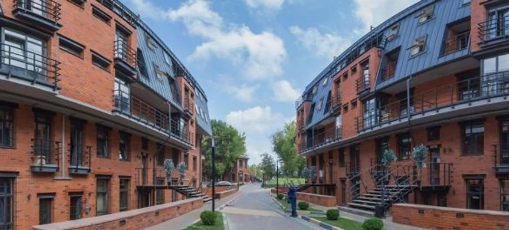 Самовольно построенные" апартаменты на территории парка "Москворецкий" решили не