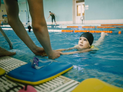 Безопасность на воде: как программа "Плавание для всех" поможет детям?