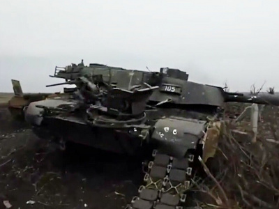 Российские солдаты захватили эвакуатор для танков Abrams
