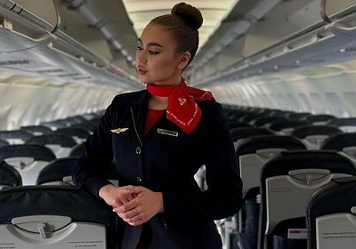 Российская стюардесса сделала фото и взбудоражила иностранцев
