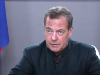 Медведев пригрозил Британии ядерным ударом после призыва Кэмерона