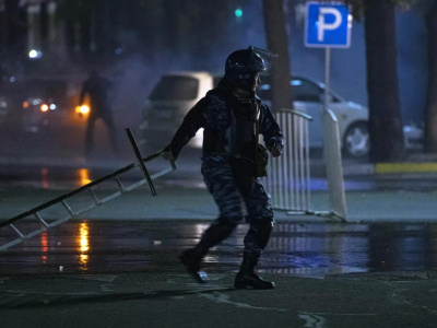 Беспорядки и погромы в Бишкеке: что известно на этот час