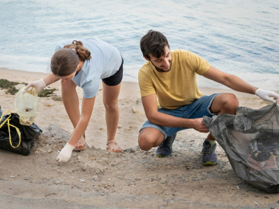 Волонтеры отчистили берег Кубани от мусора в Карачаево-Черкесии