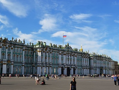 Новый российский рекорд в сфере туризма: впереди - Санкт-Петербург