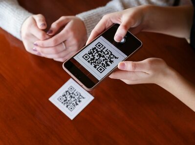 Какие меры предприняты в РФ для повышения безопасности оплаты по QR...