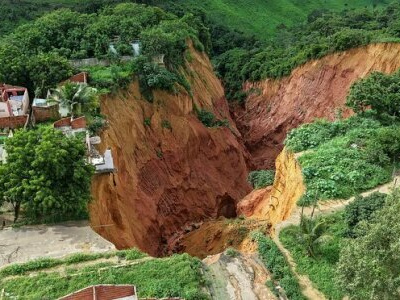 Бразильский город медленно, но верно уходит под землю